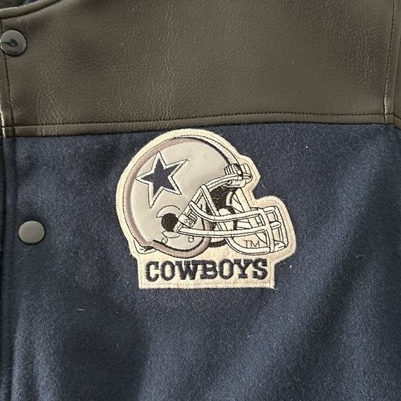 Size L Dallas Cowboys Letterman Jacket- No Tags in Jacket [Brand or Size Tag] - Picture 2 of 4